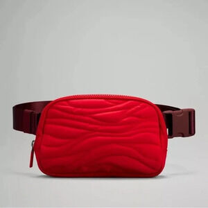 🆕🇨🇦 Lululemon Team Canada Everywhere Belt Bag Crimson Red Merlot